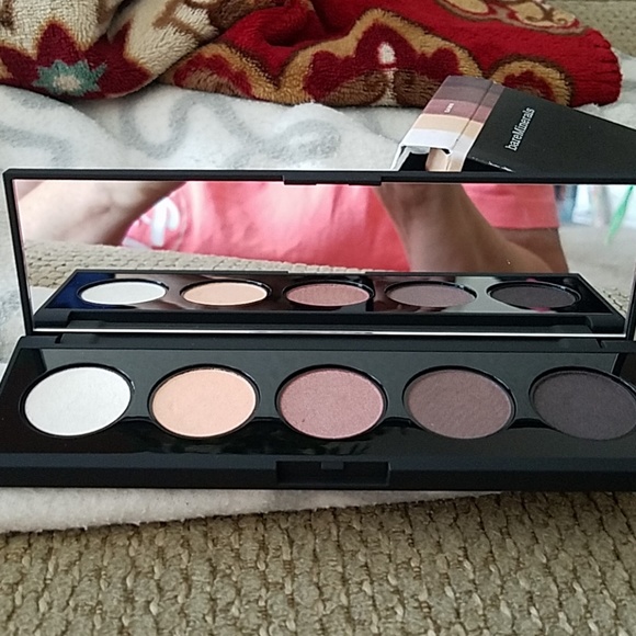 Becca eye shadow blush palette - Picture 3 of 4